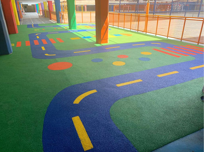 Pavimento de Caucho, pavimento in situ, pasto sintético parque infantil, guarderias