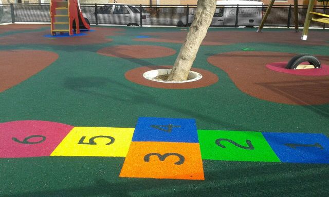 Pavimento continuo ¿por qué utilizarlo en vivienda, parques o guardería infantil?