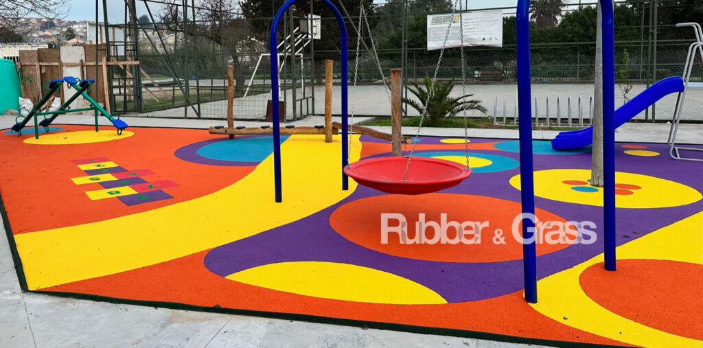 Instalación pavimento de caucho continuo certificado NCh3702. Ideal jardines infantiles y canchas deportivas. Presupuesto sin costo Santiago Chile Pisos de Caucho en Chile