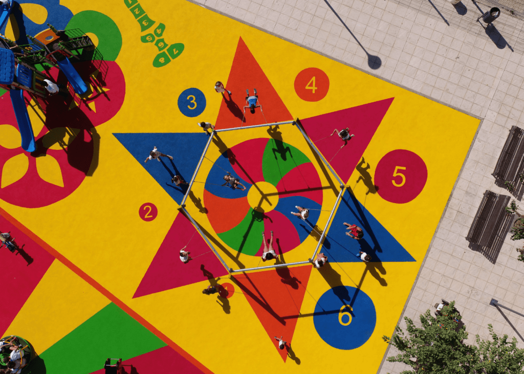 Zonas de Juegos Inclusivos con Caucho EPDM Seguridad y Diversión para Todos 6 Zonas de juegos inclusivos con caucho Mejora Espacios Infantiles con Pavimento de Caucho Seguro y Adaptado para Niños con TEA y TDAH