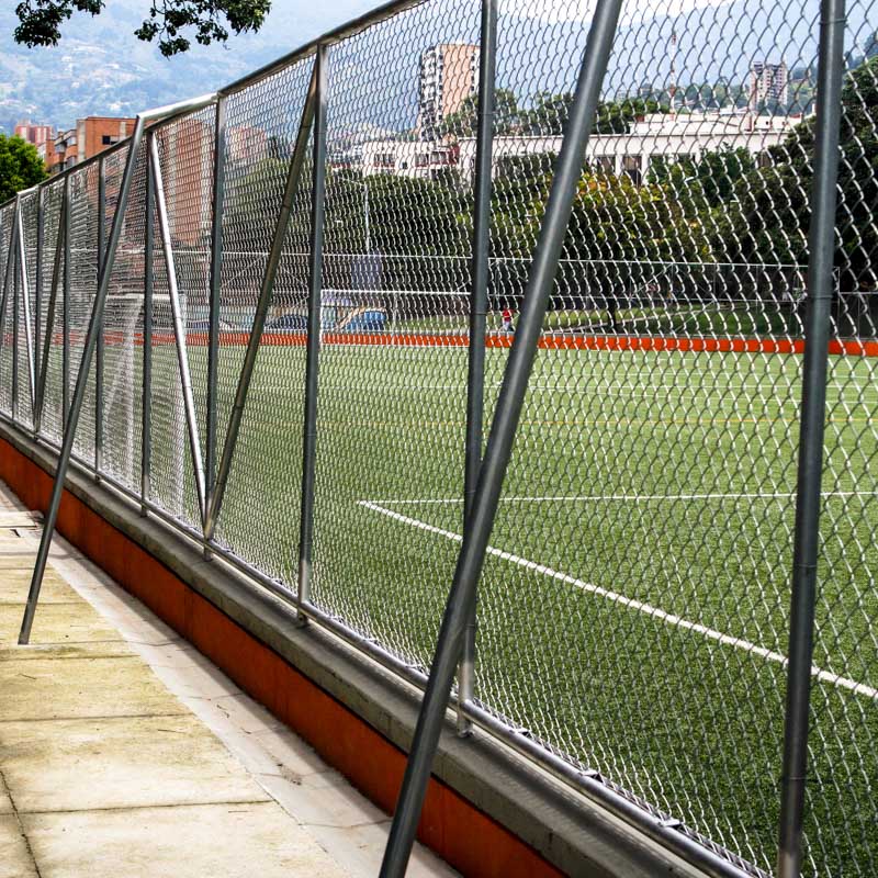Cerramientos Deportivos con Redes para Canchas de Fútbol: Seguridad y Protección en Chile 8 Cerramientos Deportivos con Redes para Canchas de Fútbol
