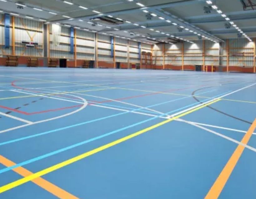 Instalación y mantención de superficies Pulastic para gimnasios y centros deportivos
